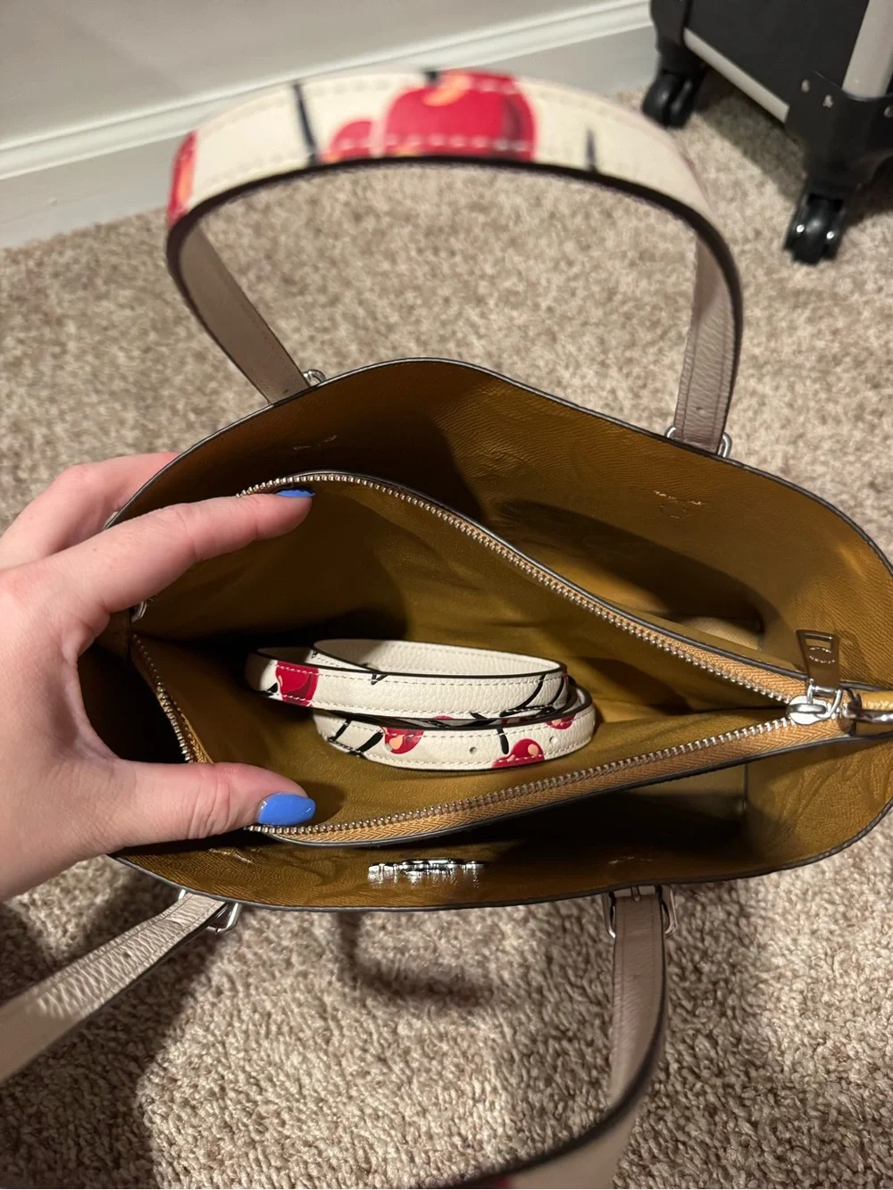 Coach mollie tote cherry bag